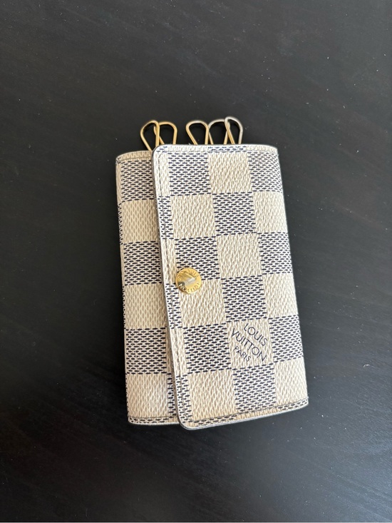 Louis Vuitton Accessories - ✨Preloved✨ Louis Vuitton Damier Azur 6 Key Holder